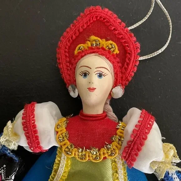 Vintage Russian Nesting Doll Matryoshka Wooden Hand Painted 5" Tall Christmas - Picture 2 of 9